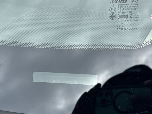 Used 2011 Toyota Camry XLE image 7