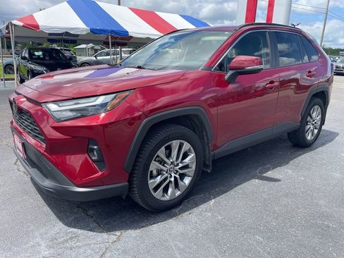 Used 2023 Toyota RAV4 XLE Premium FWD image 9