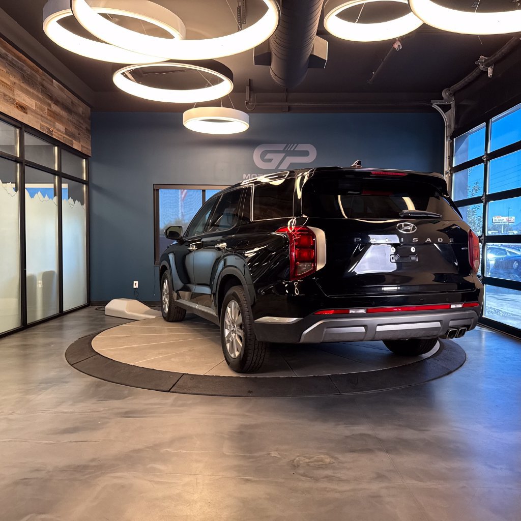 Used 2023 Hyundai Palisade SE AWD/4WD image 5