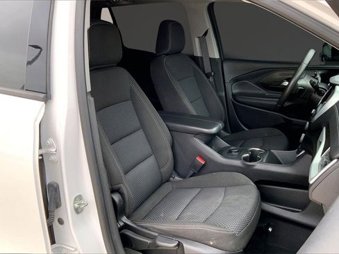 Used 2023 GMC Terrain SLE image 7