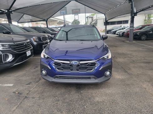 Used 2025 Subaru Crosstrek 2.0i Premium image 2