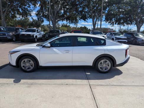 New 2025 Kia K4 LX image 6