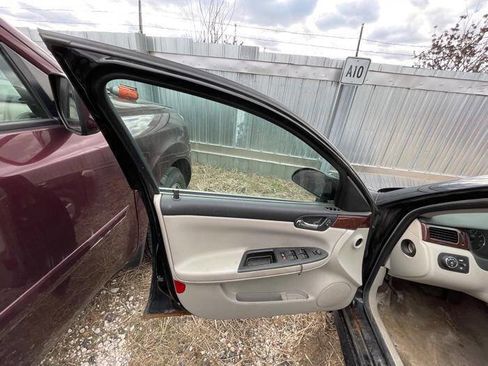 Used 2010 Chevrolet Impala LT FWD image 22