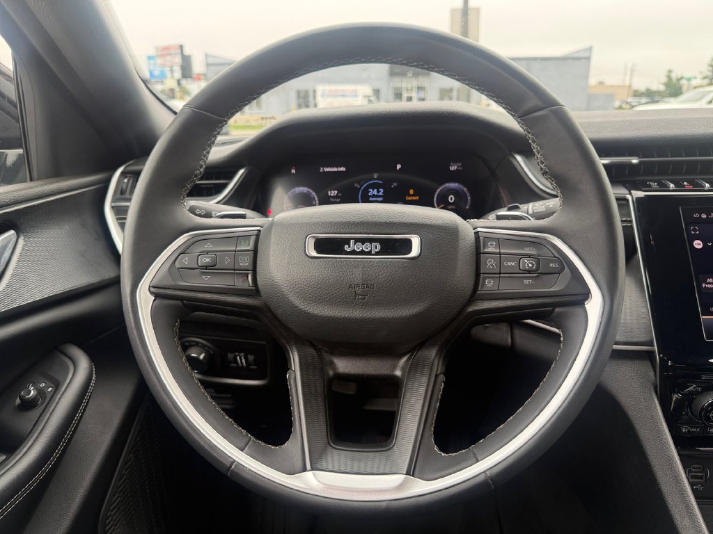 Used 2023 Jeep Grand Cherokee Altitude AWD/4WD image 29