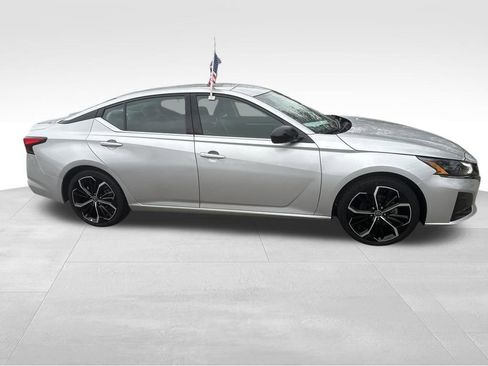 Used 2024 Nissan Altima 2.5 SR image 29