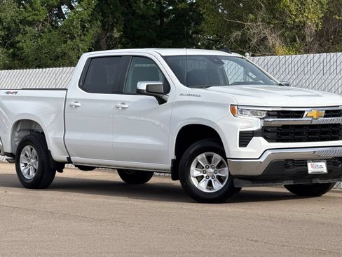 Used 2025 Chevrolet Silverado 1500 LT AWD/4WD image 2
