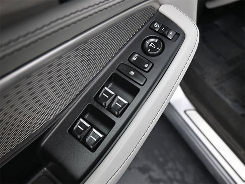 Used 2023 Acura MDX SH-AWD w/ Advance Package image 4