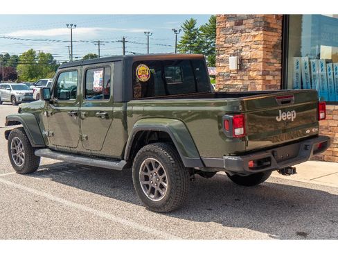 Used 2022 Jeep Gladiator Overland w/ Popular Equipment Package AWD/4WD image 5