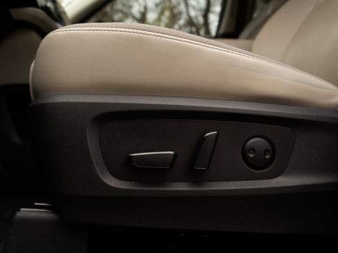 Used 2023 Nissan Pathfinder SL w/ SL Premium Package image 39