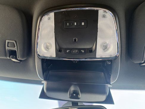 Used 2021 Jeep Grand Cherokee Laredo X image 27