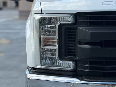 Used 2018 Ford F250 XL w/ Power Equipment Group image 33