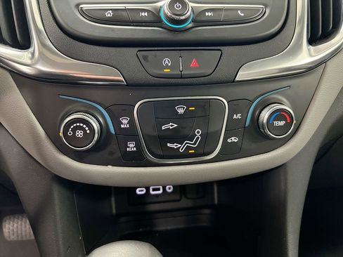 Used 2024 Chevrolet Equinox LS FWD image 15