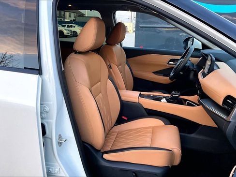 Certified 2023 Nissan Rogue Platinum image 9