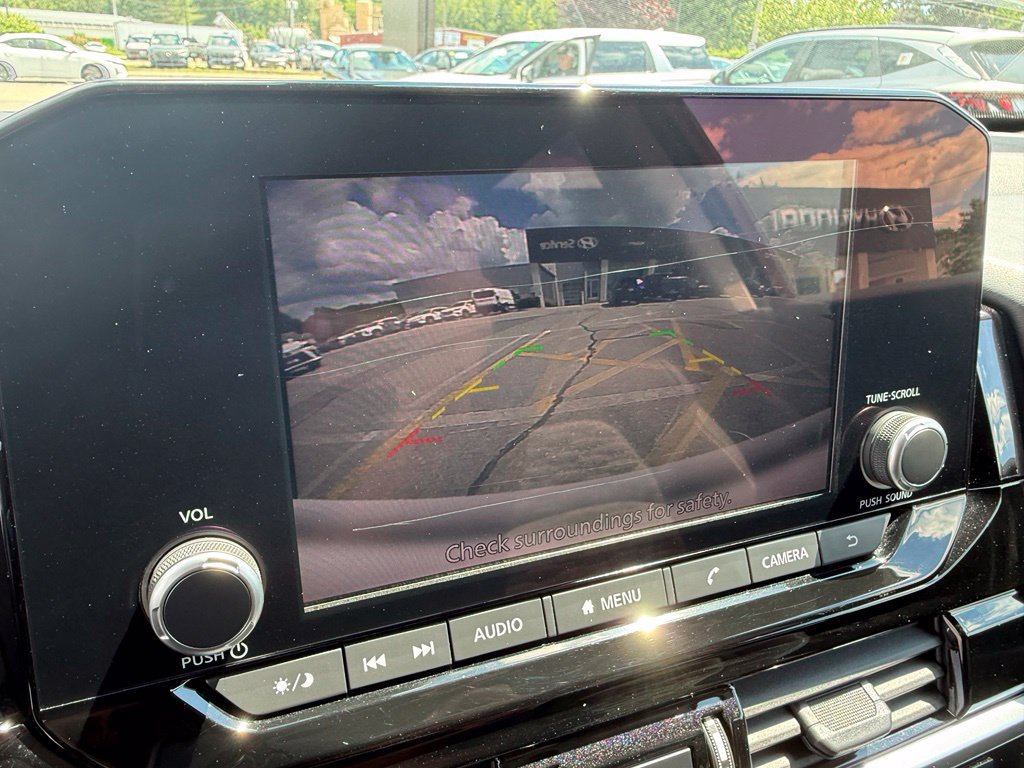 Used 2023 Nissan Pathfinder SV AWD/4WD image 29