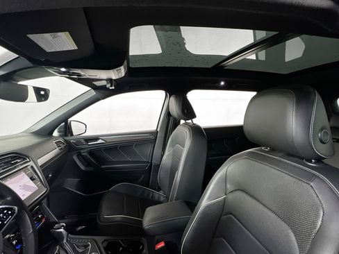 Used 2022 Volkswagen Tiguan SEL R-Line image 22