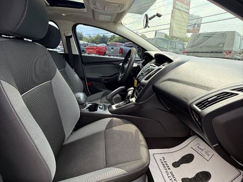 Used 2013 Ford Focus SE w/ SE Winter Pkg FWD image 30