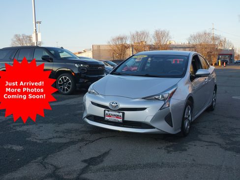 Used 2016 Toyota Prius Two image 1