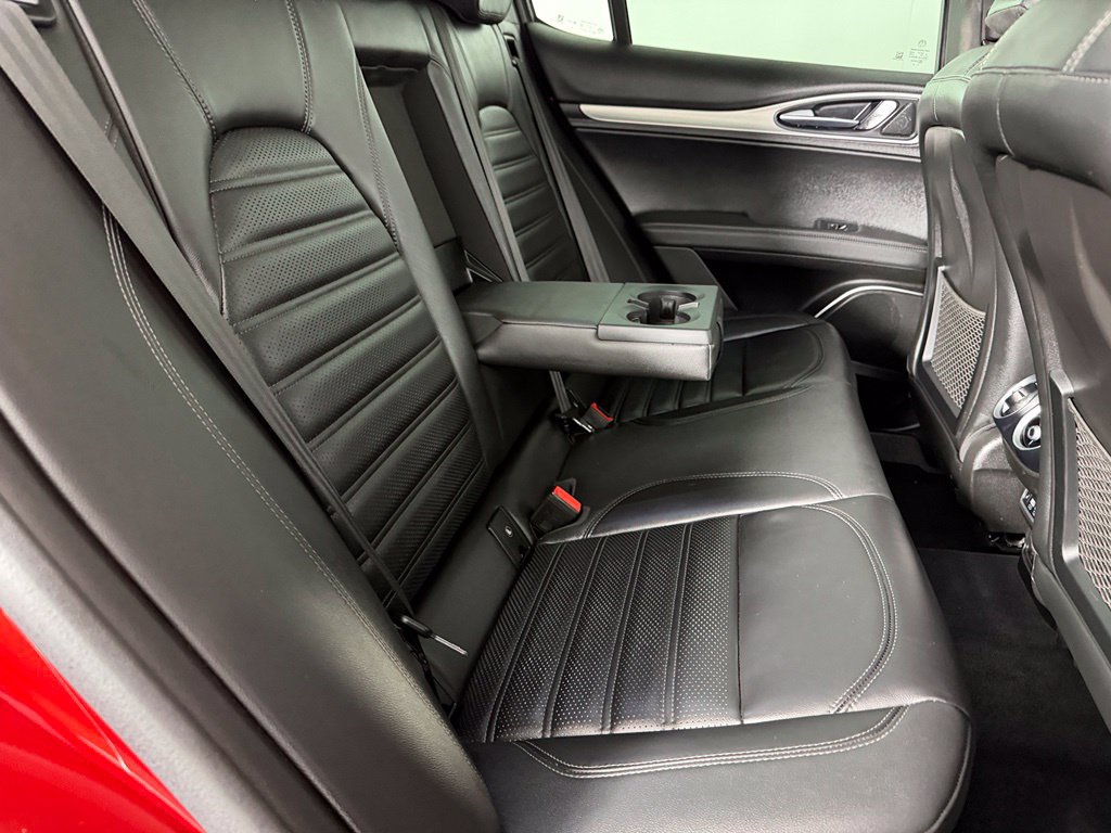 Used 2023 Alfa Romeo Stelvio Veloce AWD/4WD image 28