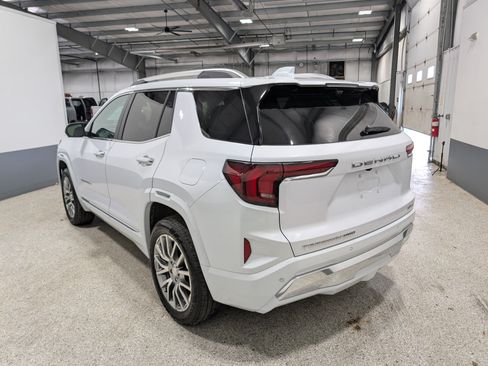 Used 2026 GMC Terrain Denali AWD/4WD image 5