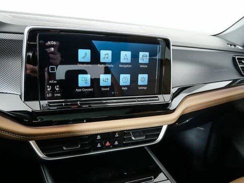 New 2026 Volkswagen Atlas Cross Sport SEL AWD/4WD image 14