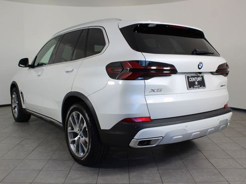 New 2026 BMW X5 xDrive40i w/ Premium Package image 3