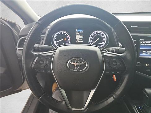Used 2019 Toyota Camry SE image 12