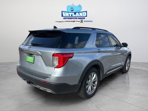Used 2021 Ford Explorer XLT w/ Equipment Group 202A image 5