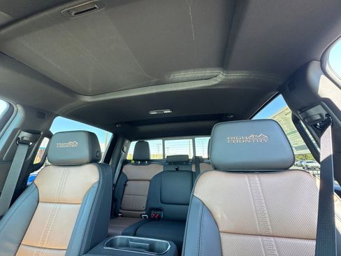 New 2026 Chevrolet Silverado 2500 High Country w/ High Country Premium Package AWD/4WD image 32