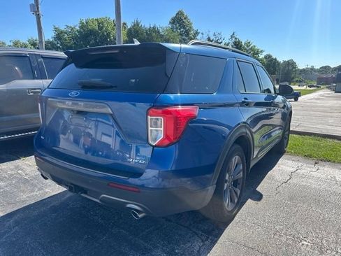 Used 2022 Ford Explorer XLT w/ Equipment Group 202A AWD/4WD image 3
