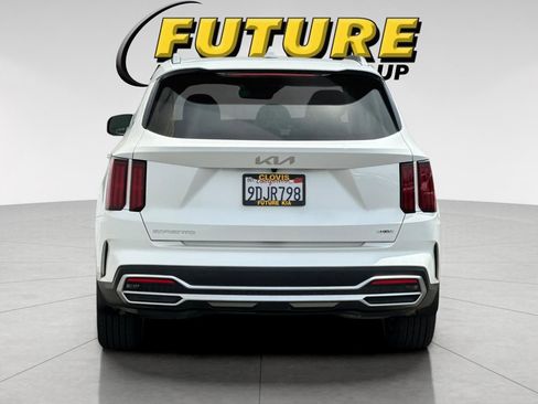 Certified 2023 Kia Sorento SX Prestige w/ Panoramic Sunroof Package AWD/4WD image 5