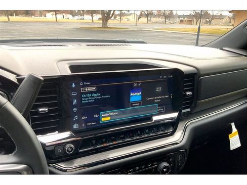 Used 2025 Chevrolet Silverado 2500 ZR2 w/ Technology Package image 7