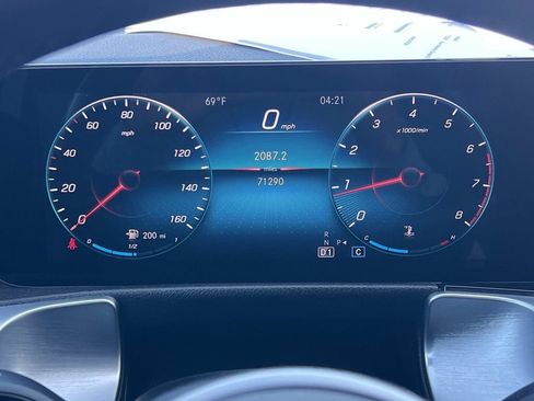 Used 2022 Mercedes-Benz GLB 250 4MATIC image 11