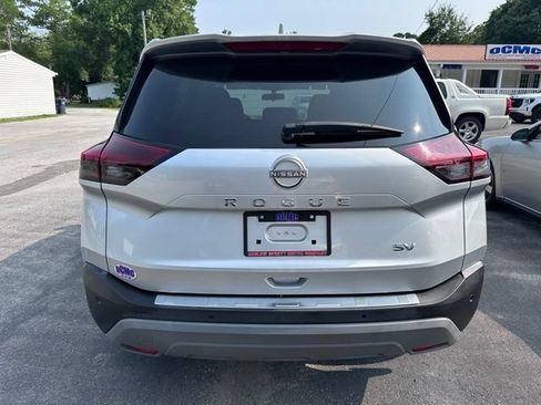 Used 2023 Nissan Rogue SV FWD image 6