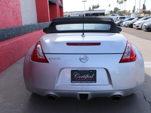 Used 2012 Nissan 370Z Roadster image 15