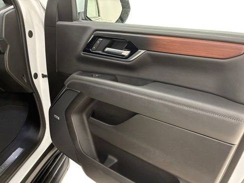 Certified 2025 GMC Yukon Denali image 15