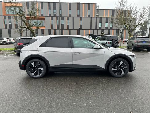 New 2026 Hyundai Ioniq 5 SE AWD/4WD image 7