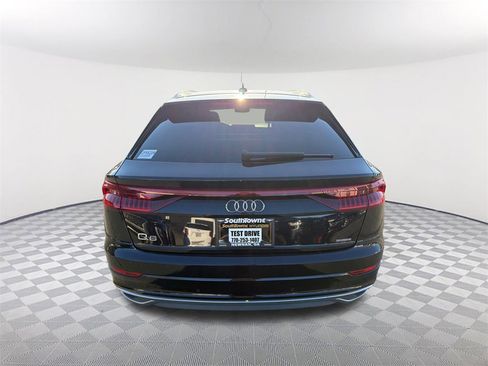 Used 2019 Audi Q8 Premium w/ Convenience Package image 6