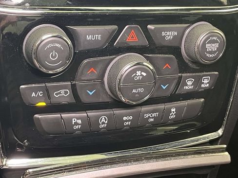 Used 2019 Jeep Grand Cherokee Limited X AWD/4WD image 29