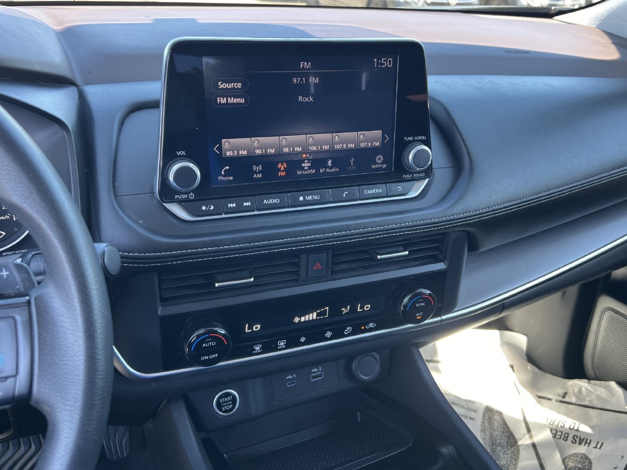 Used 2023 Nissan Rogue SV AWD/4WD image 9