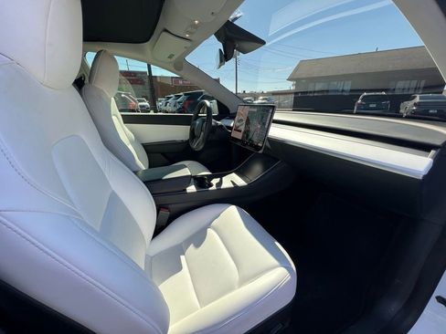 Used 2020 Tesla Model Y Long Range image 28