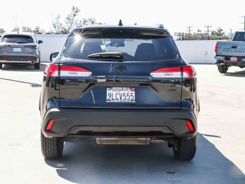 Certified 2024 Toyota Corolla Cross LE w/ Moonroof Package AWD/4WD image 6