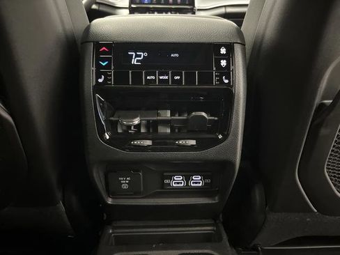 New 2025 Jeep Grand Cherokee L Limited w/ Luxury Tech Group II image 34