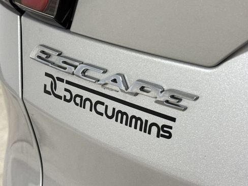 Used 2017 Ford Escape SE AWD/4WD image 25