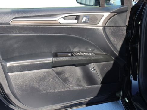 Used 2018 Ford Fusion Energi SE image 10