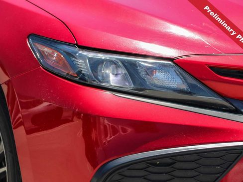Used 2021 Toyota Camry SE FWD image 4