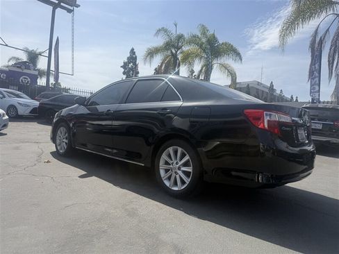 Used 2013 Toyota Camry XLE w/ Leather Pkg FWD image 6