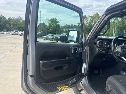 Used 2020 Jeep Gladiator Sport w/ Quick Order Package 24S AWD/4WD image 32