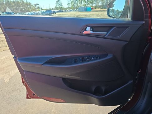 Used 2019 Hyundai Tucson SE image 30