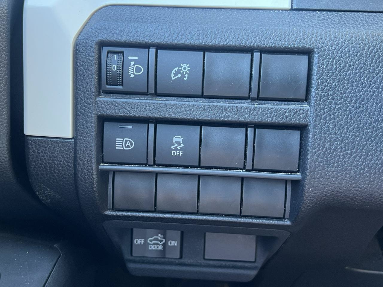 Used 2024 Toyota Tacoma TRD Off-Road AWD/4WD image 18