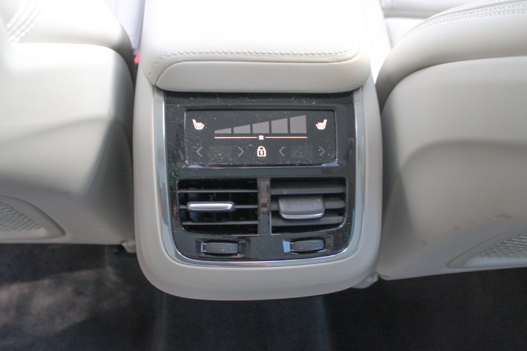 Used 2026 Volvo XC60 B5 Ultra AWD/4WD image 20